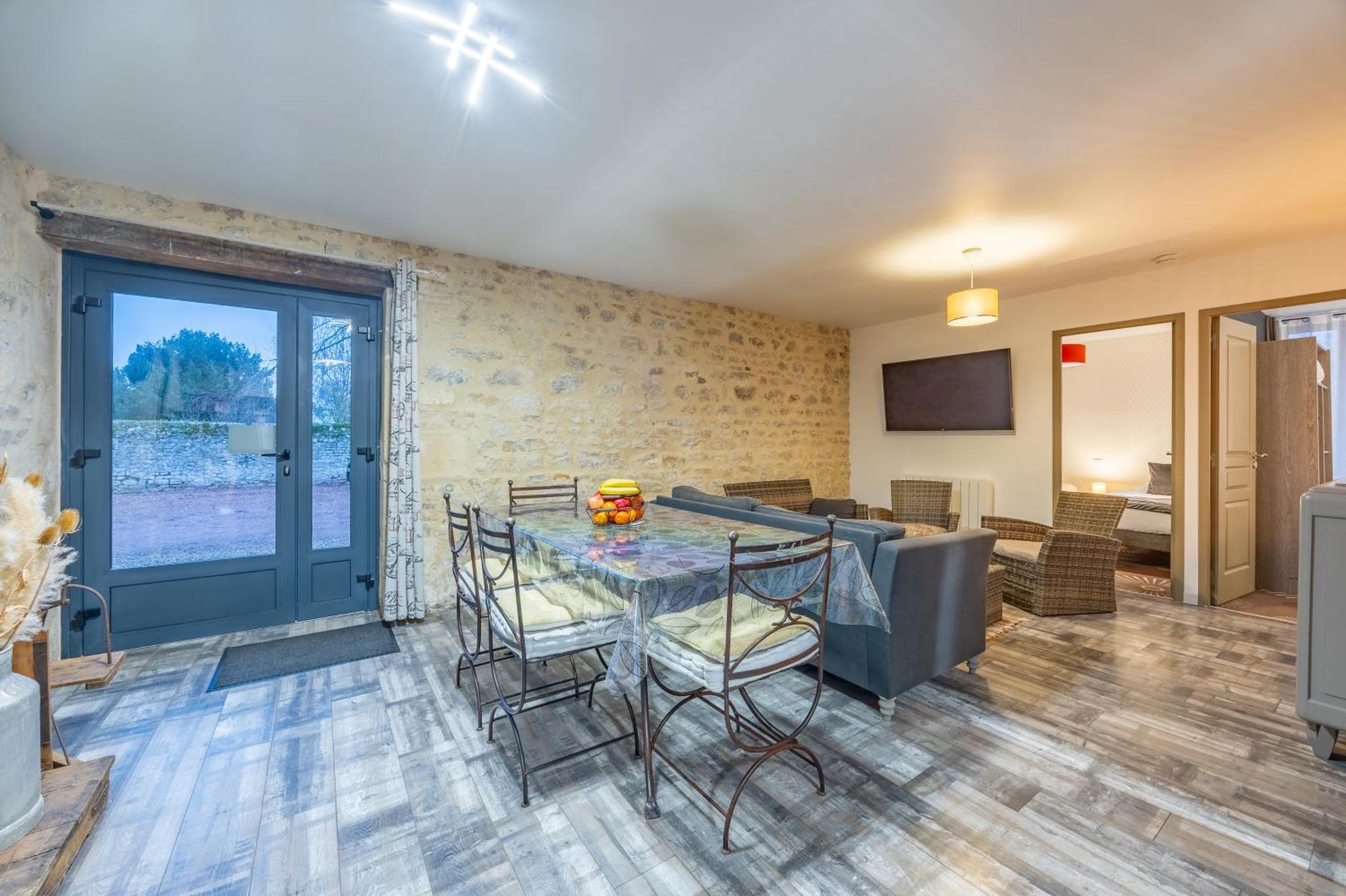 Logis Du Grand Pin Apartment Saint-Martin-des-Entrées Exterior photo